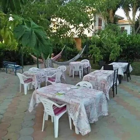 L' Aranciera Bed & Breakfast *